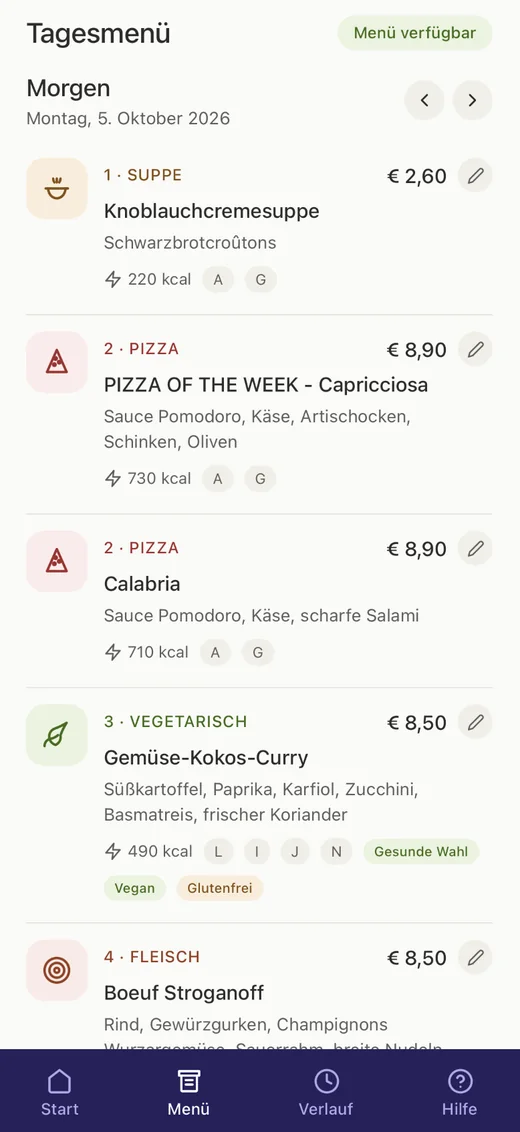 Tagesmenü in der App im Firmenbranding eines Kunden: Gerichte nach Kategorien Suppe, Pizza, Vegetarisch und Fleisch, jeweils mit Preis, Kalorien, Allergenen und Hinweisen wie Vegan oder Glutenfrei.